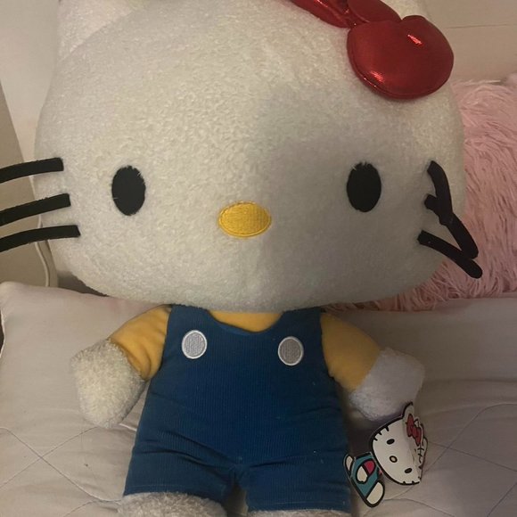 VINTAGE Hello Kitty Plushie!!! - Picture 1 of 2